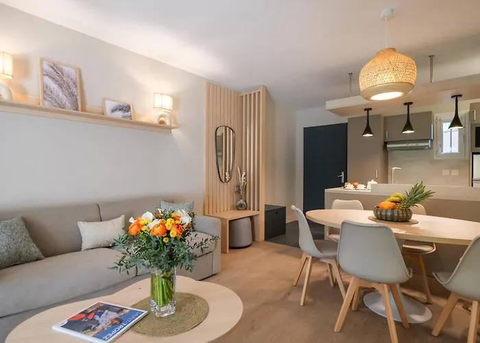 Ombre Des Pins A Tropez Xix アパート